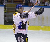 Konečně je shůry dáno!! Hokej je kolektivní sport, ale Dalibor byl na ledě k nezastavení. A to ještě nebylo všechno ;-) | autor: Marek Netolička